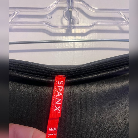 SPANX Black
Moto Faux Leather Leggings Size M
$110 - Picture 2 of 3